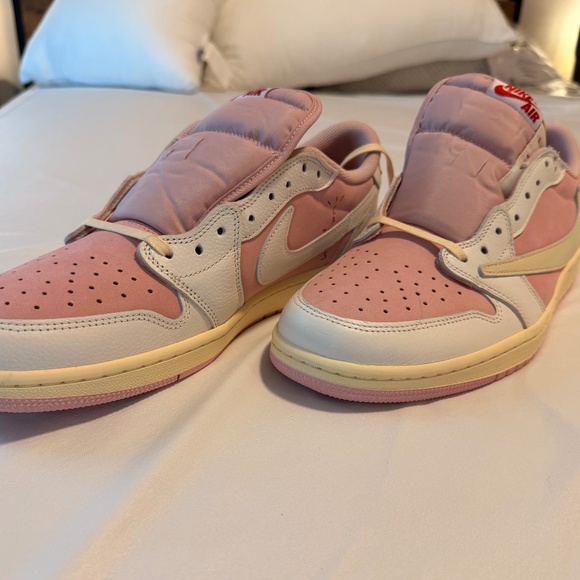 Jordan 1 Retro Low OG x Travis Scott | Sky Pink | Size 13 - Picture 1 of 4